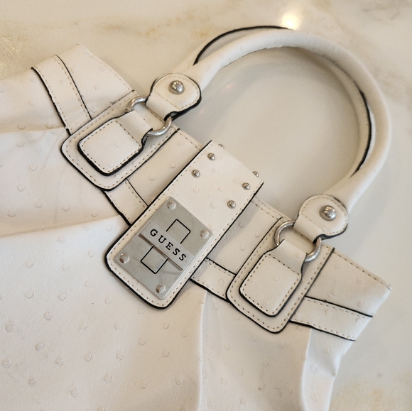 Guess white bag in preloved condition! - Picture 9 of 15